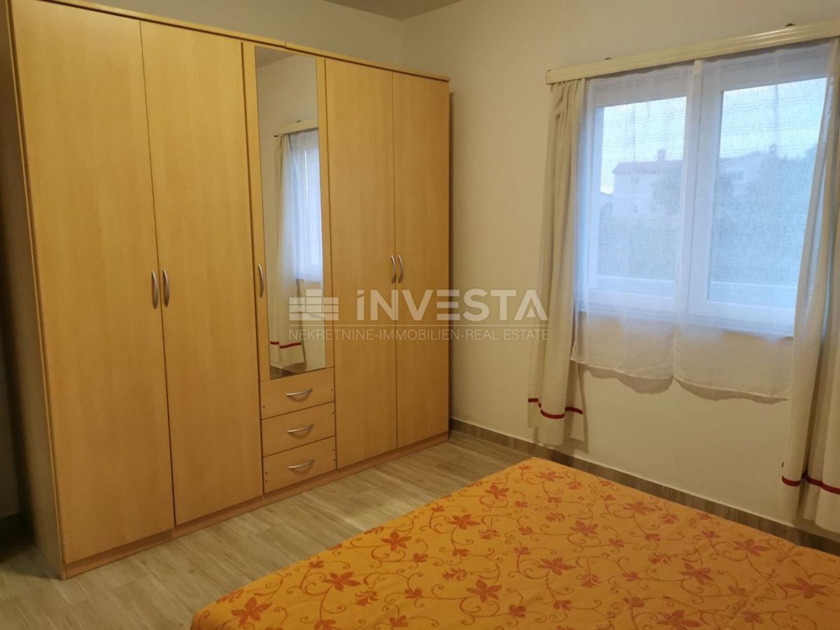 Pola, Škatari – casa al piano rialzato