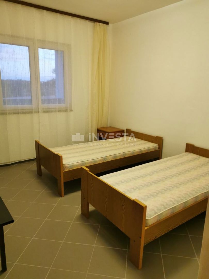 Pola, Škatari – casa al piano rialzato