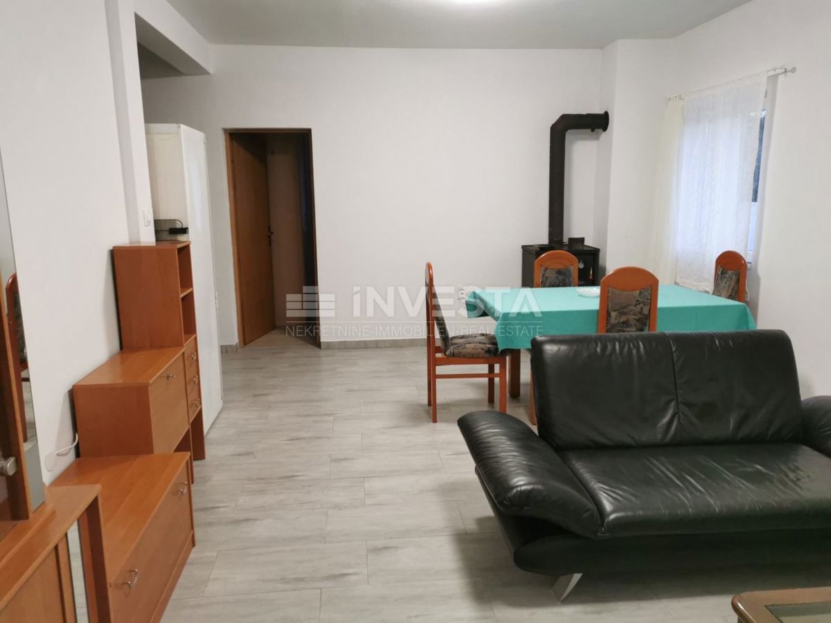 Pola, Škatari – casa al piano rialzato