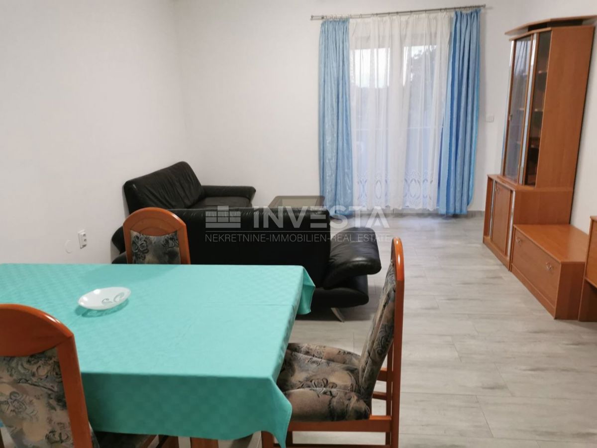 Pola, Škatari – casa al piano rialzato