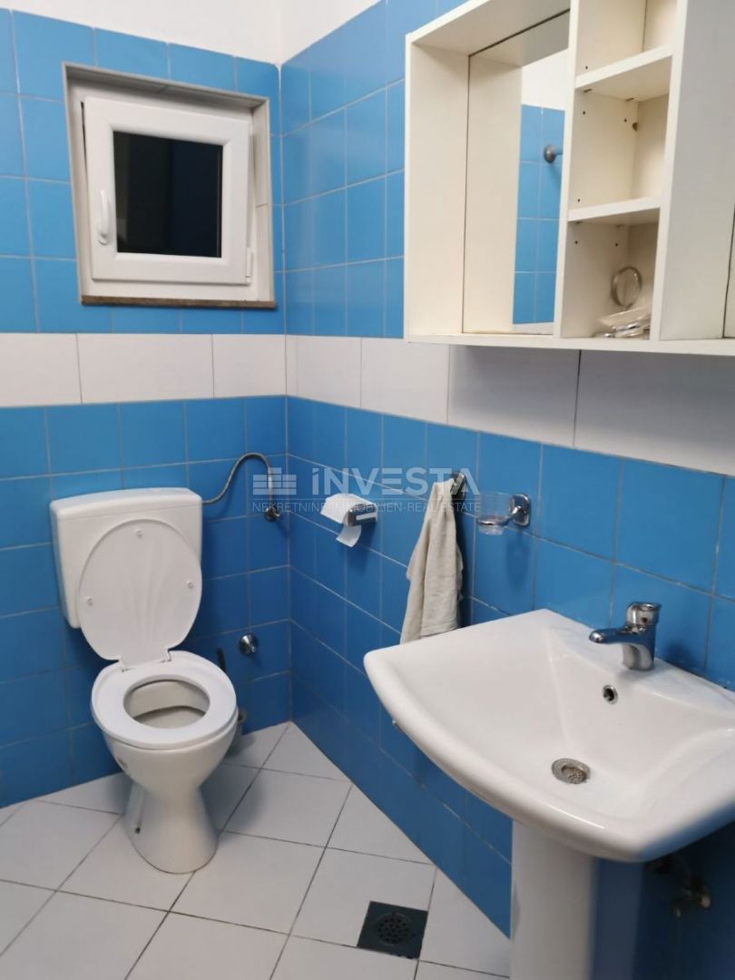 Pola, Škatari – casa al piano rialzato