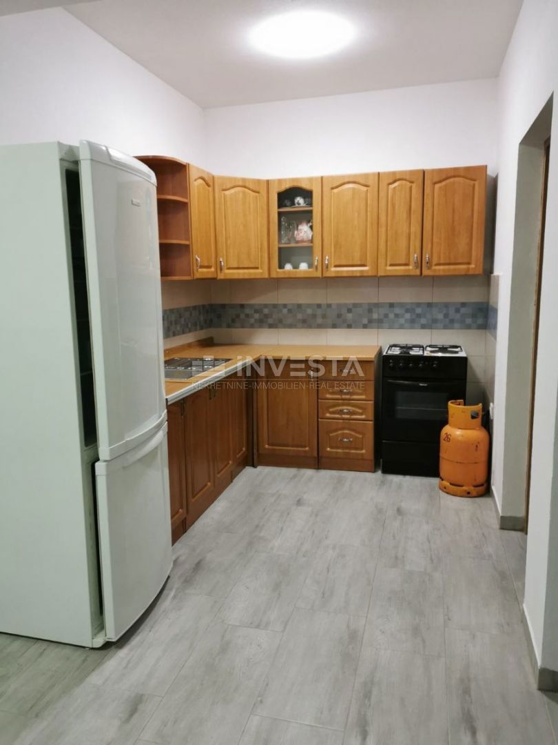 Pola, Škatari – casa al piano rialzato