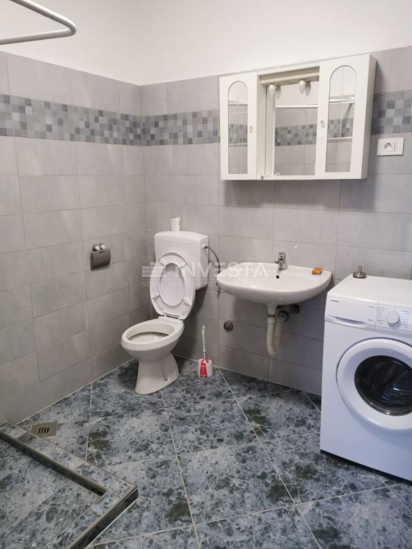 Pola, Škatari – casa al piano rialzato