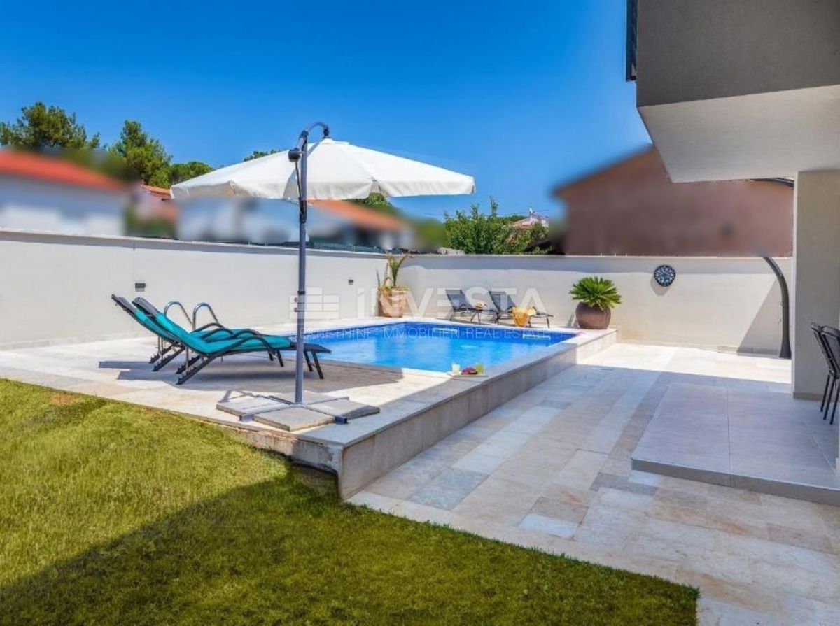 Medolino, Pomer, nuova villa moderna con piscina