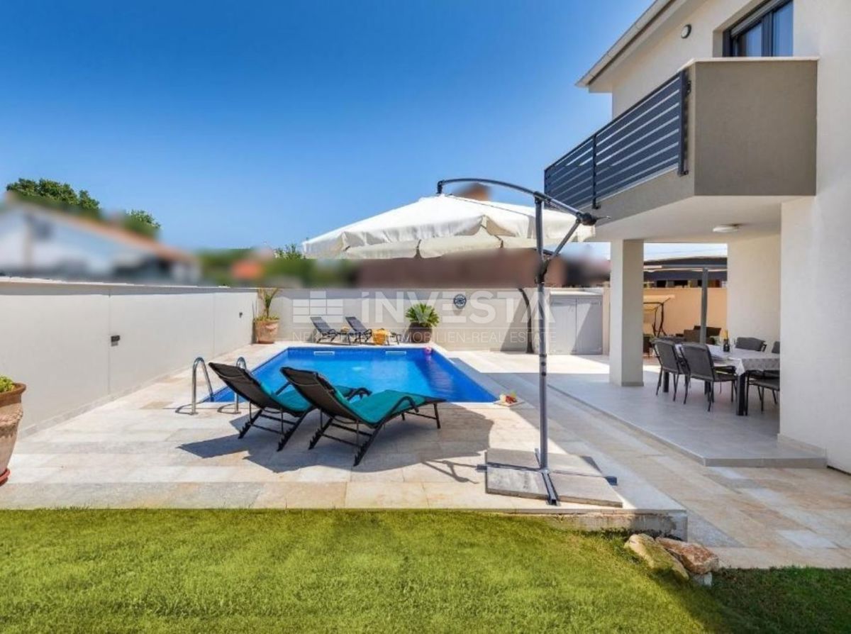 Medolino, Pomer, nuova villa moderna con piscina