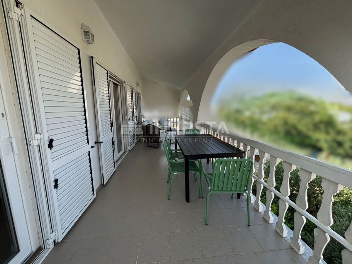 Peroj, casa familiare vicino alla spiaggia