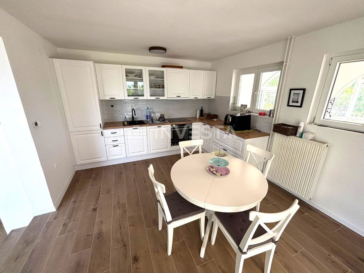 Peroj, casa familiare vicino alla spiaggia