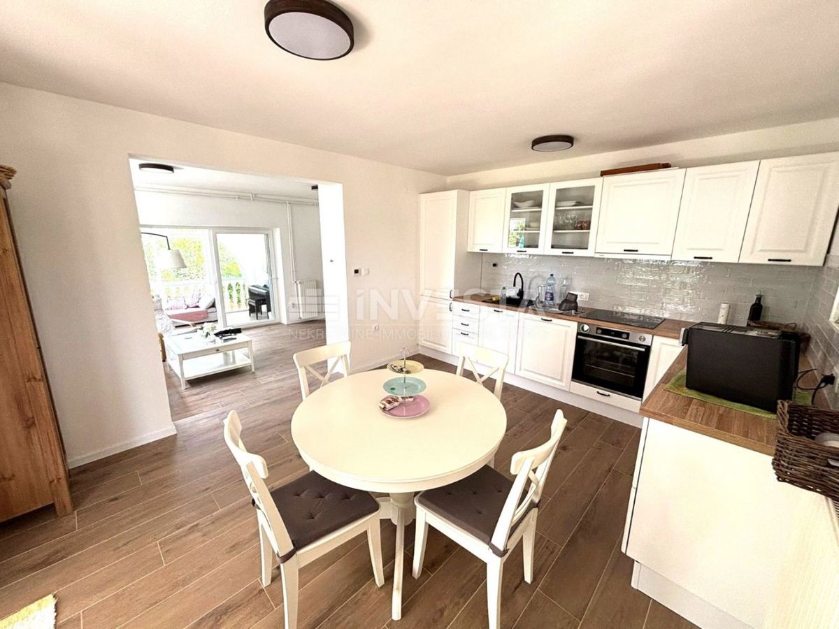 Peroj, casa familiare vicino alla spiaggia