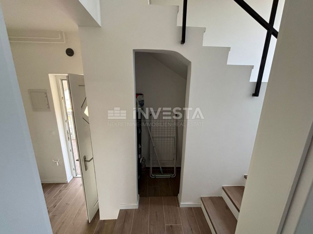 Peroj, casa familiare vicino alla spiaggia