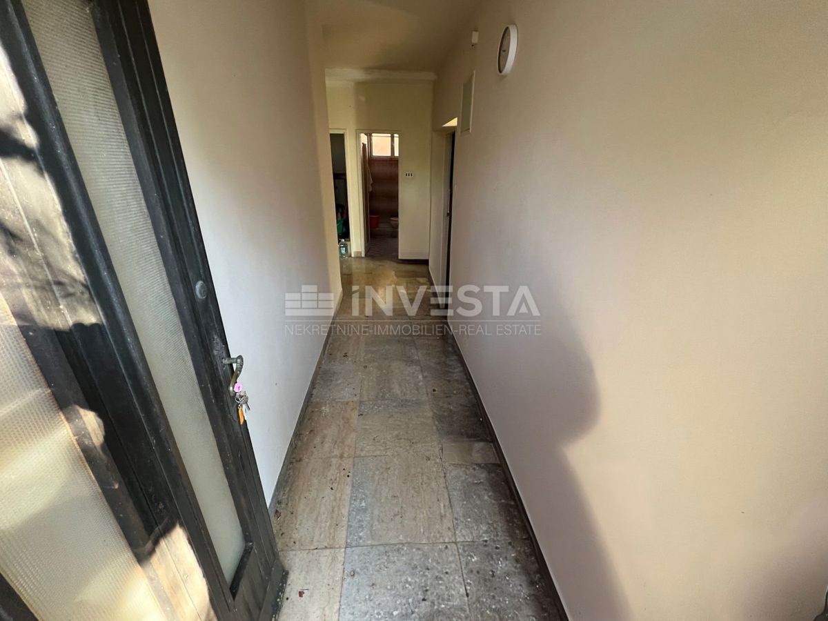 Fasana, Valbandon casa su due piani con garage