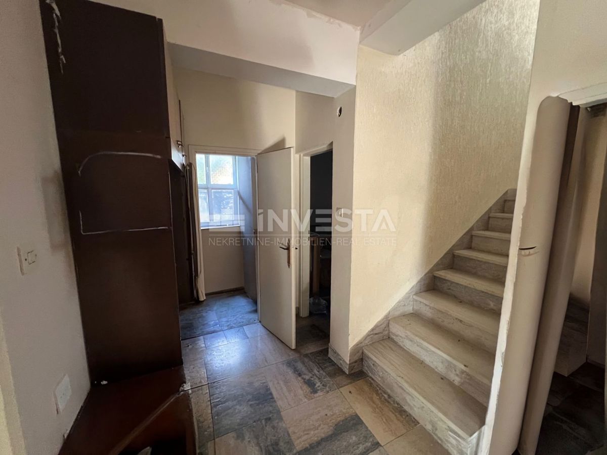 Fasana, Valbandon casa su due piani con garage