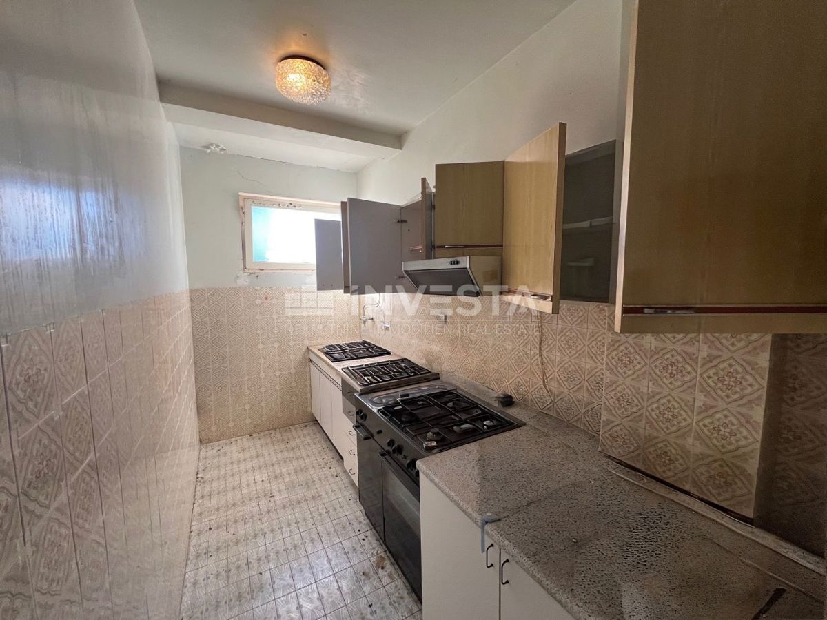 Fasana, Valbandon casa su due piani con garage