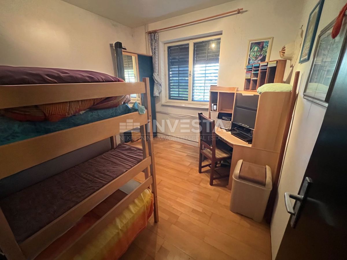 Fasana, Valbandon casa su due piani con garage