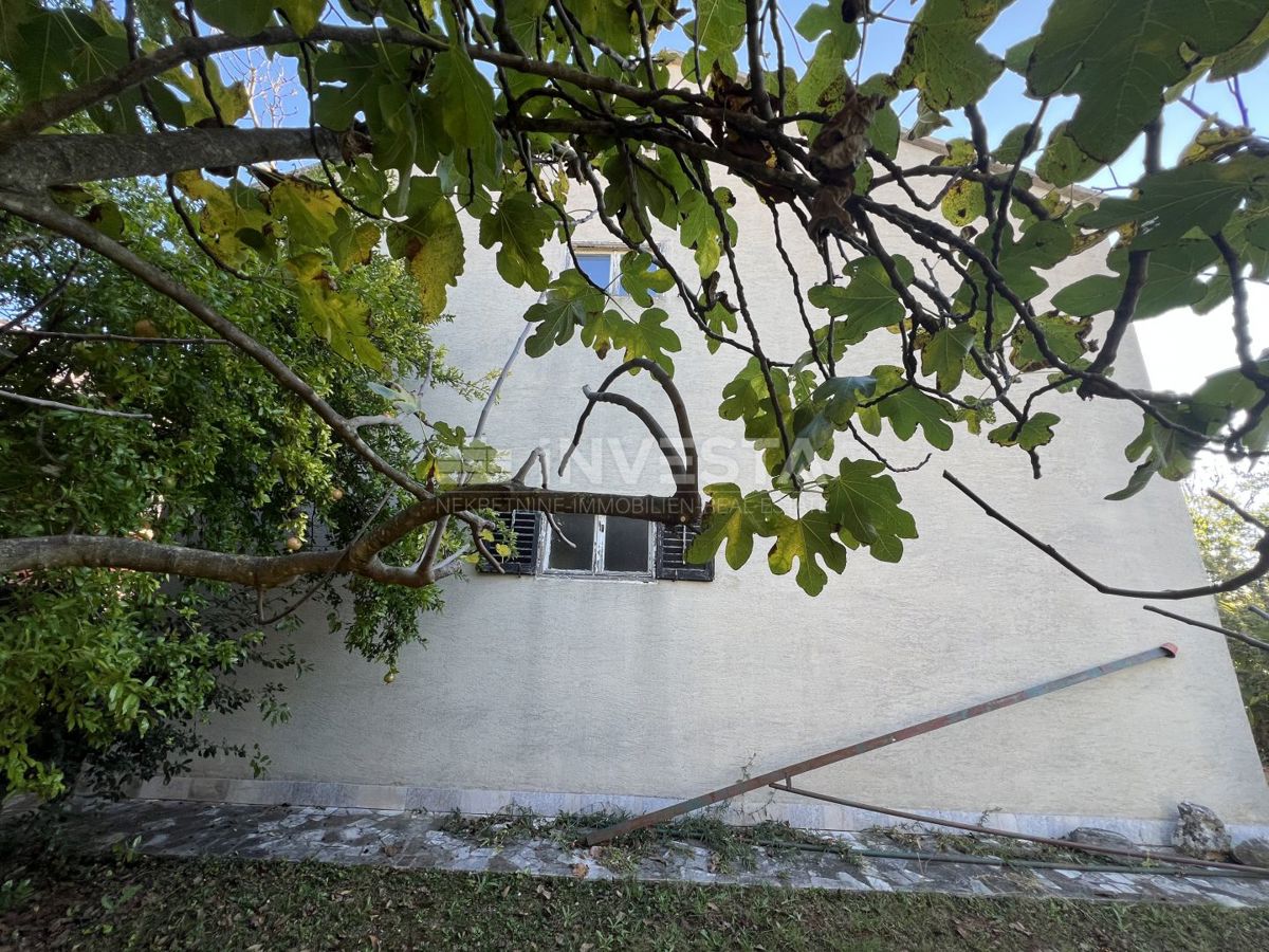 Fasana, Valbandon casa su due piani con garage