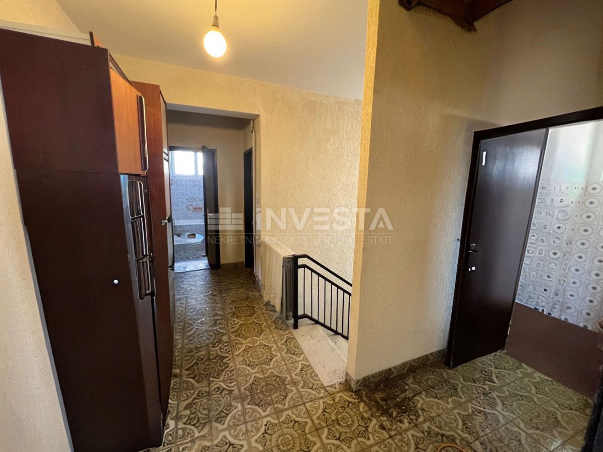 Fasana, Valbandon casa su due piani con garage