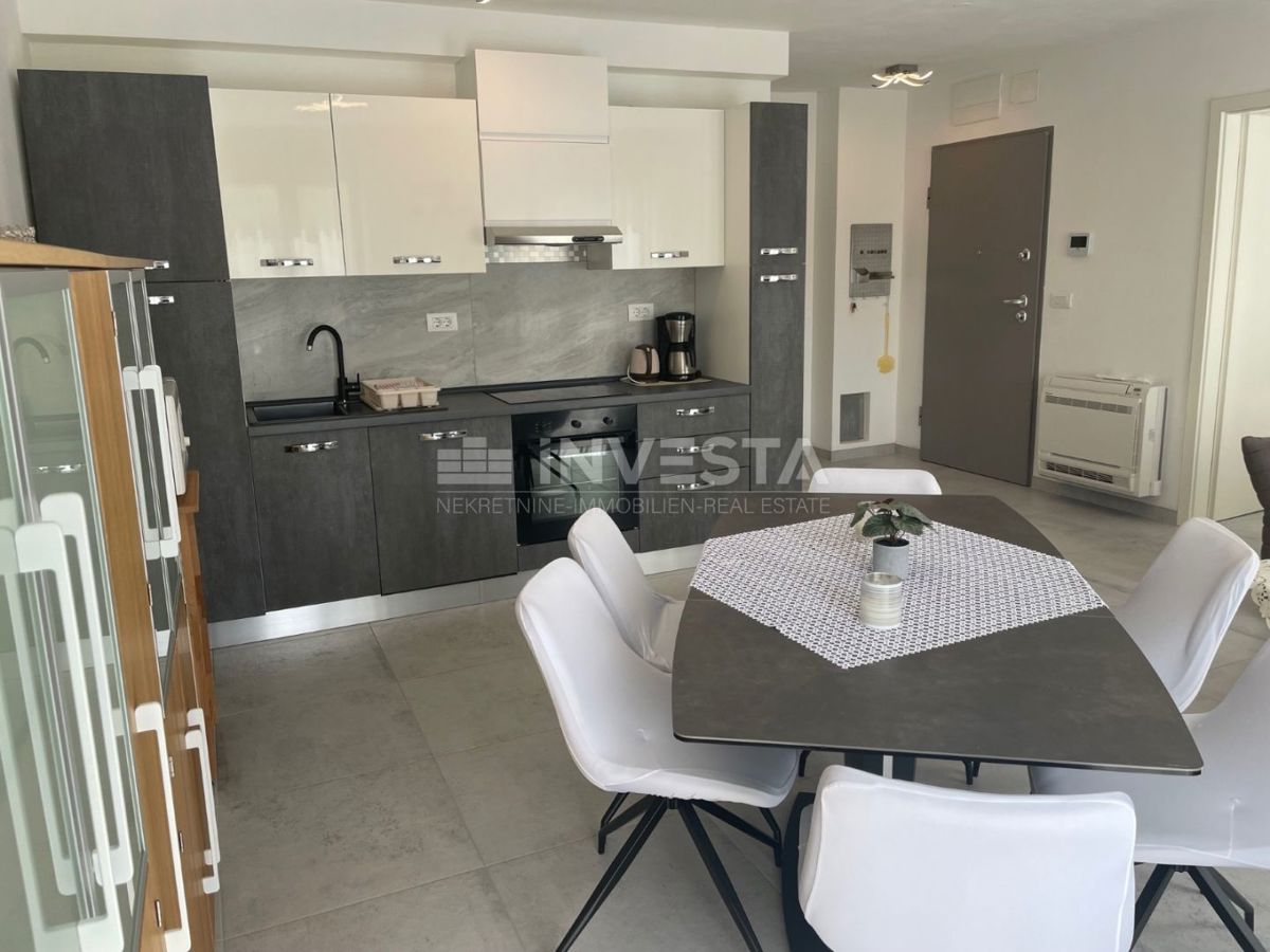 Pola centro, casa nuova completamente arredata con garage