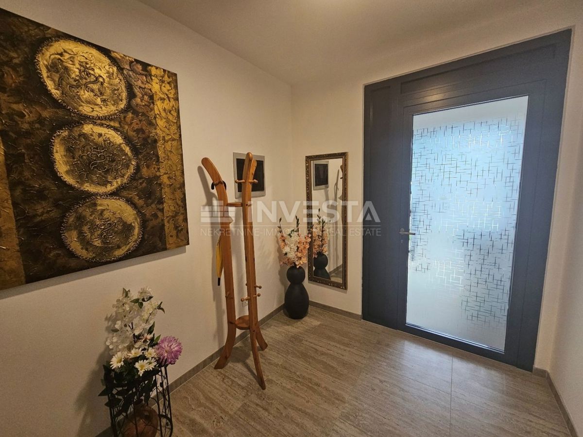 Pola centro, casa nuova completamente arredata con garage