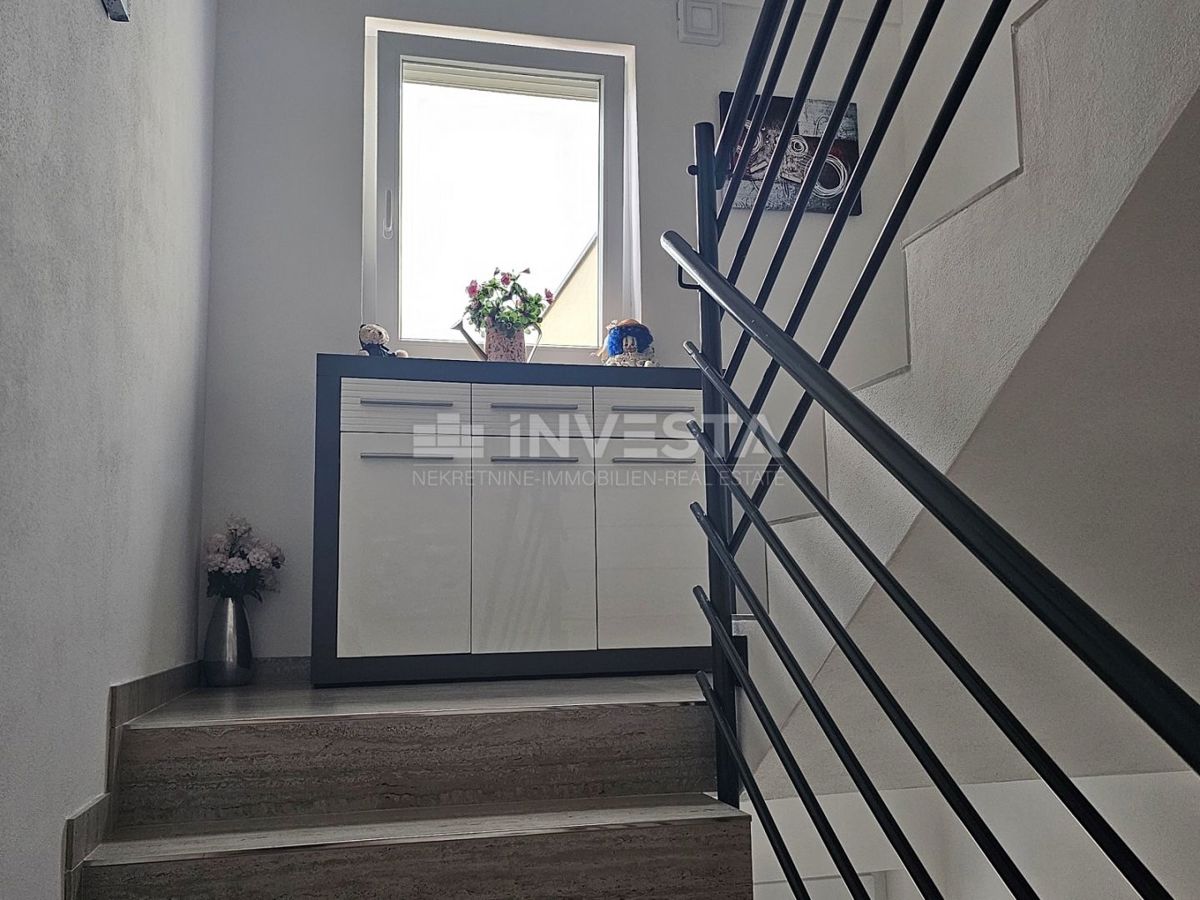 Pola centro, casa nuova completamente arredata con garage