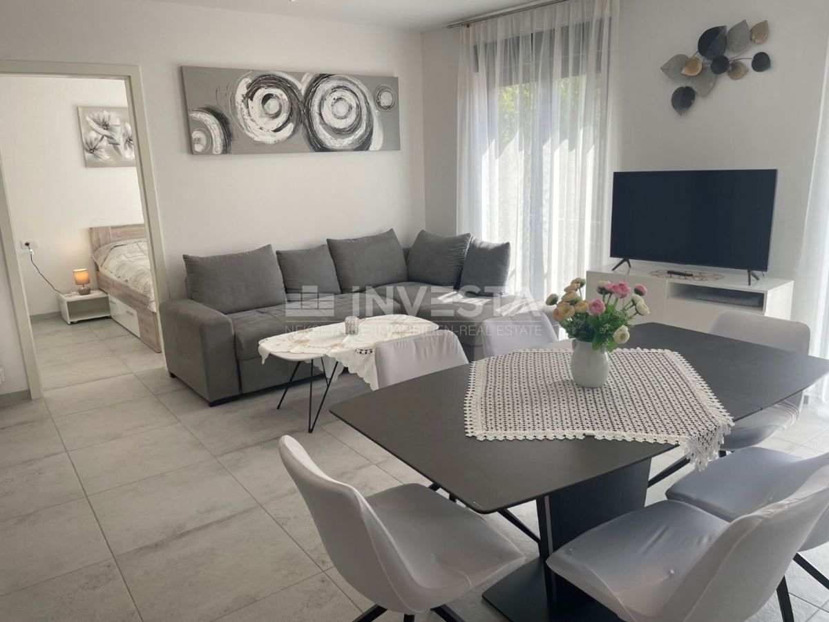 Pola centro, casa nuova completamente arredata con garage