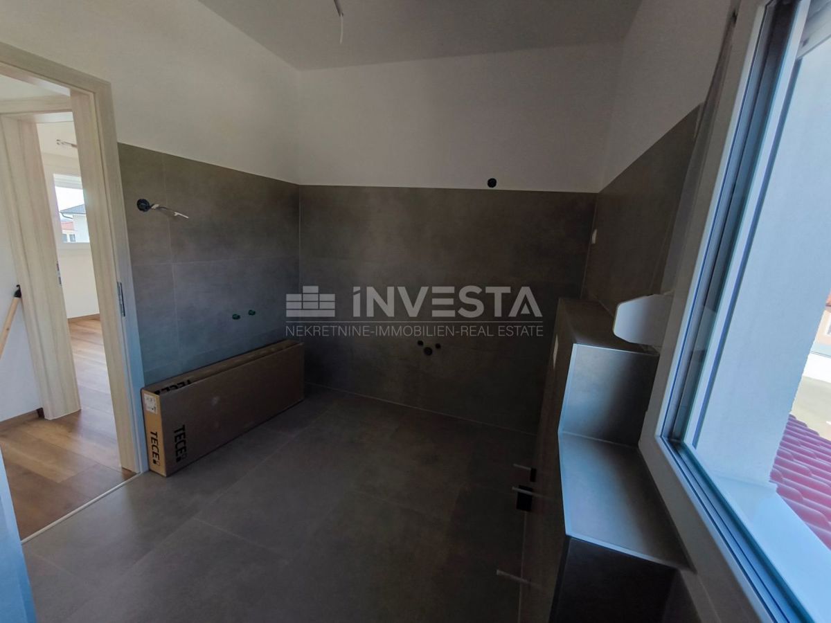 Buje, Lussuosa Casa Indipendente Prefabbricata con Piscina