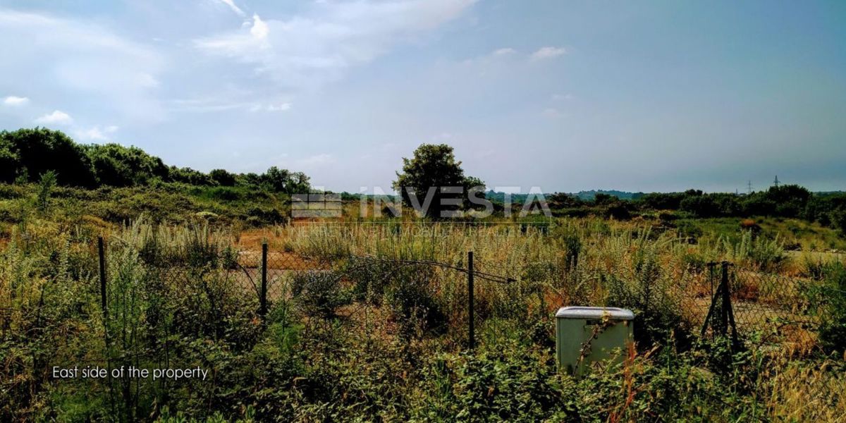 Zona di Pola, terreno edificabile per edifici residenziali