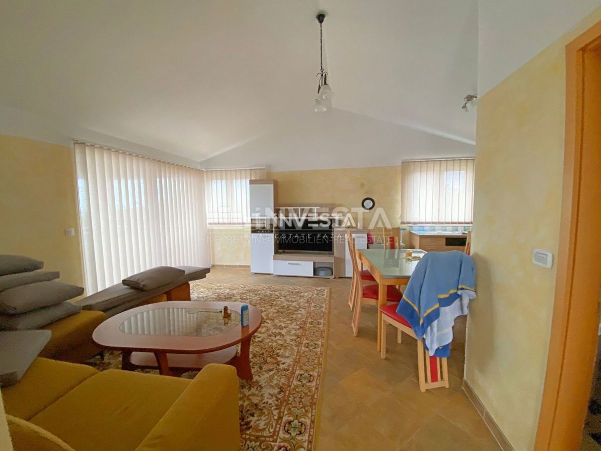 Dignano, casa indipendente con 2 unità abitative, vista mare