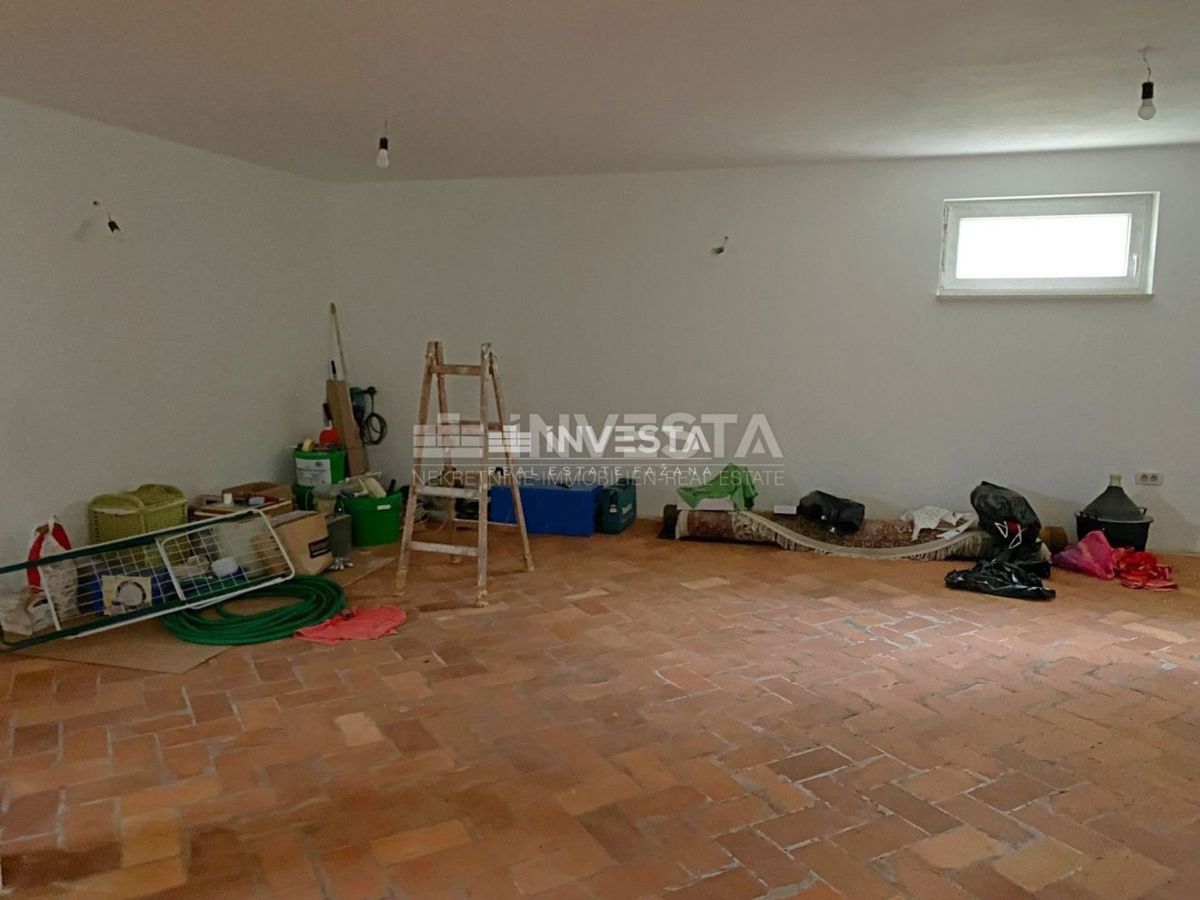 Dignano, casa indipendente con 2 unità abitative, vista mare