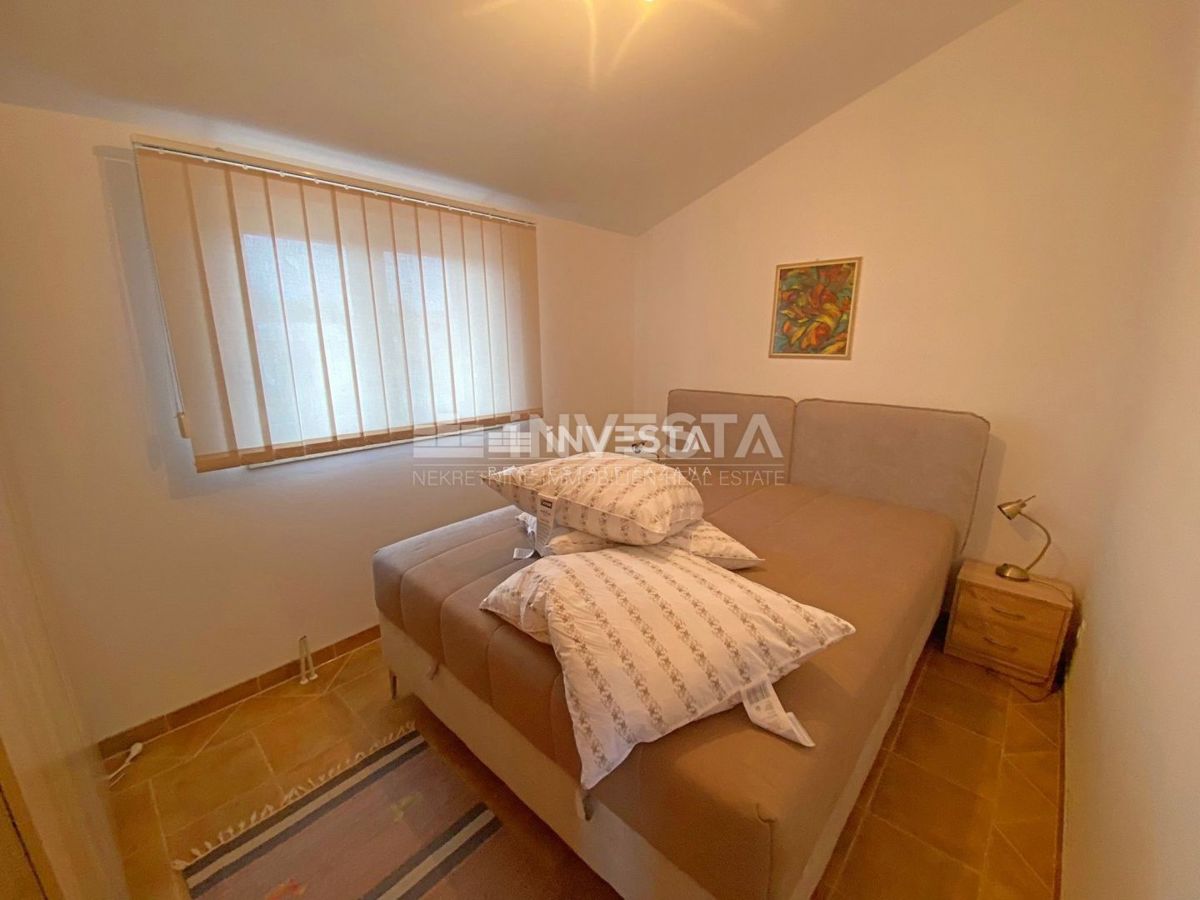 Dignano, casa indipendente con 2 unità abitative, vista mare