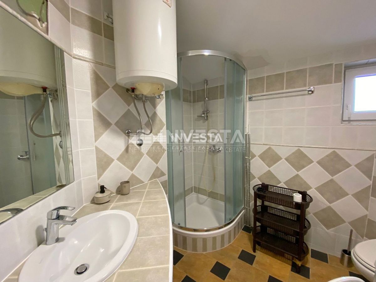 Dignano, casa indipendente con 2 unità abitative, vista mare