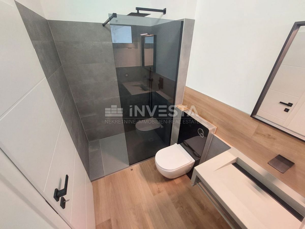 Pola, Veli Vrh, piano dell'edificio (in realtà, 4 appartamenti)