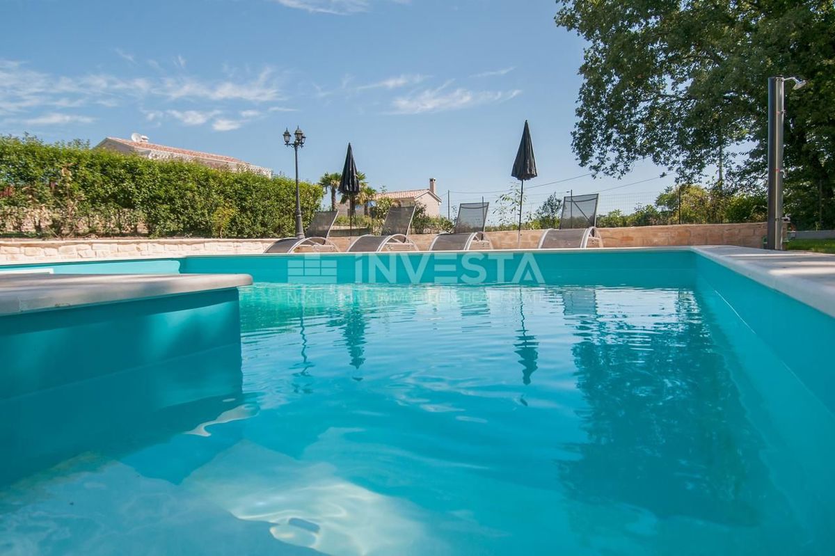 Bella casa con piscina