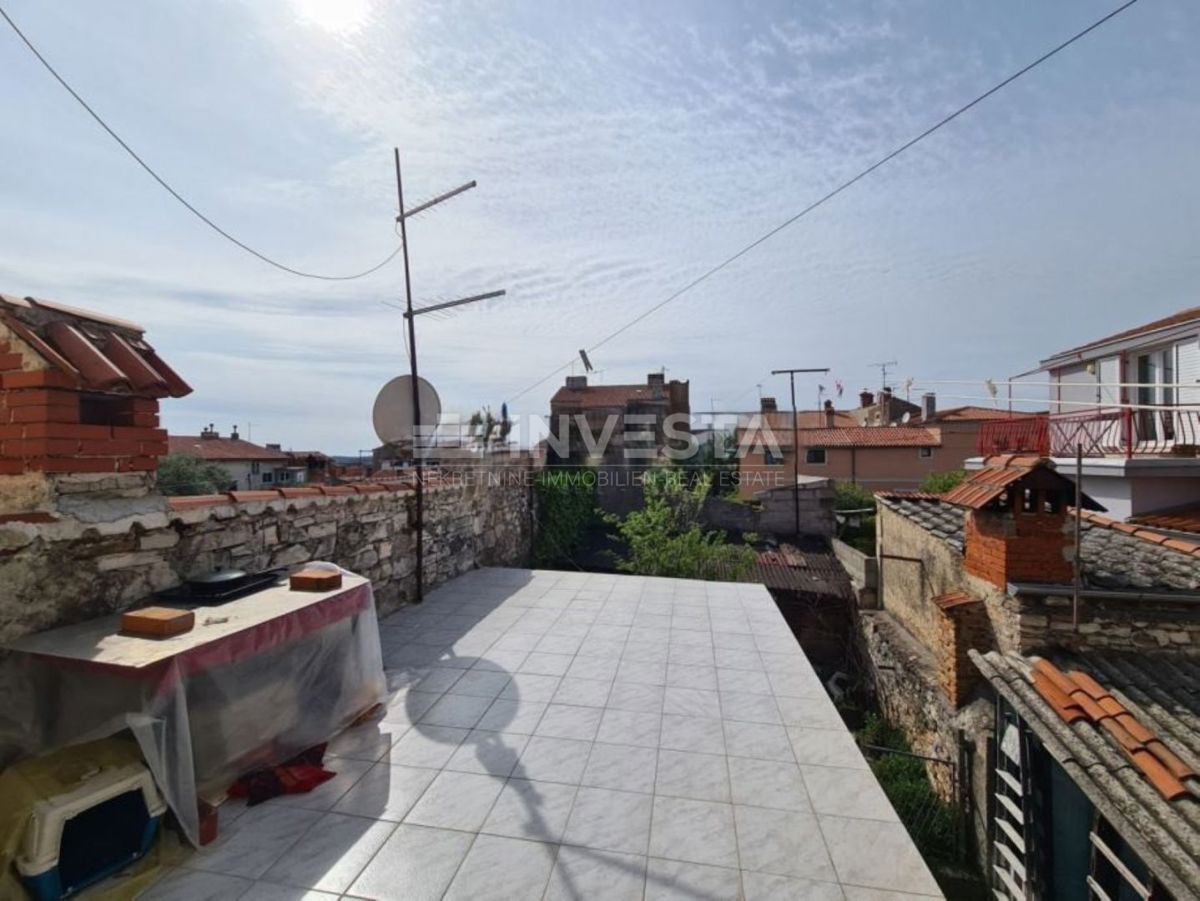 Centro di Pola, grande appartamento di 119 m² vicino all'Arena