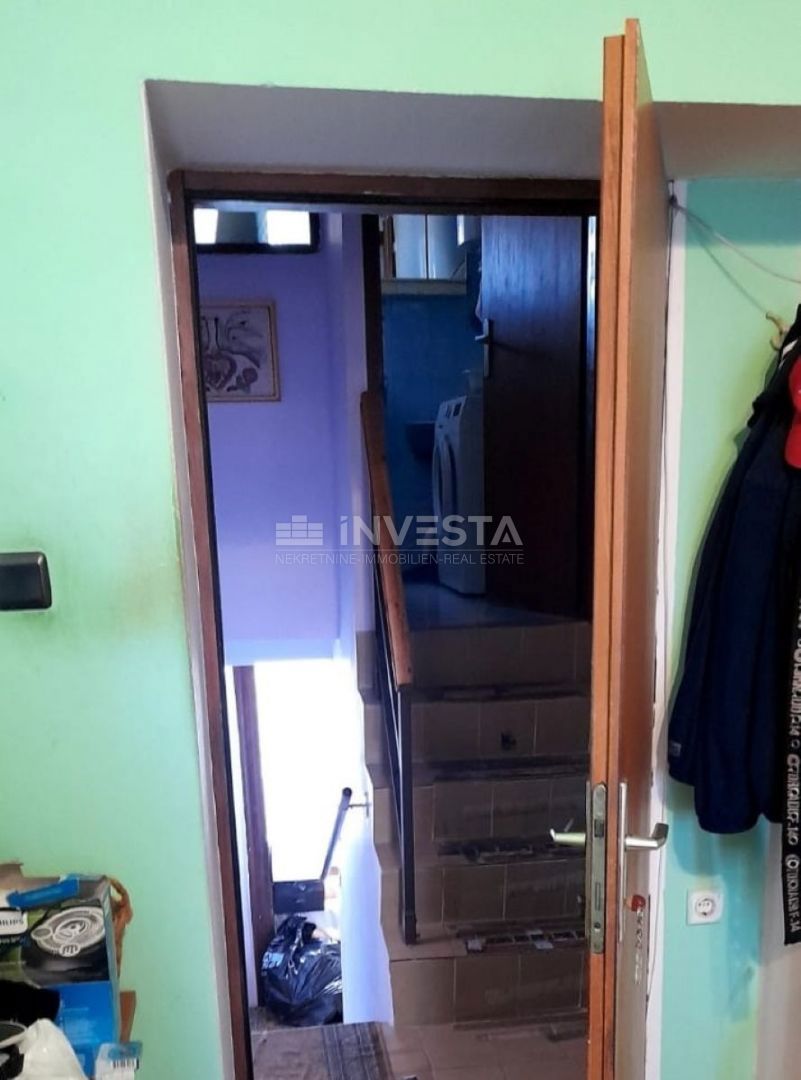 Centro di Pola, grande appartamento di 119 m² vicino all'Arena