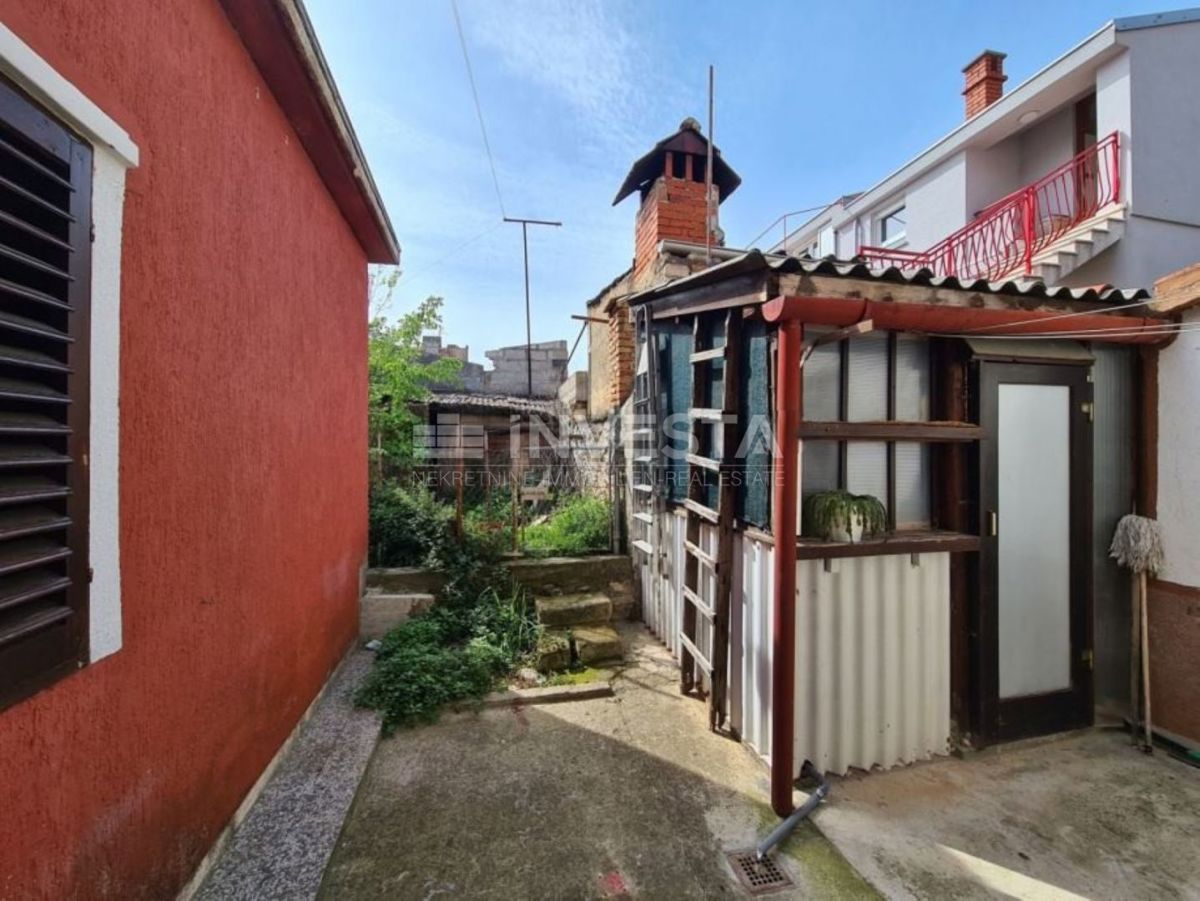 Centro di Pola, grande appartamento di 119 m² vicino all'Arena