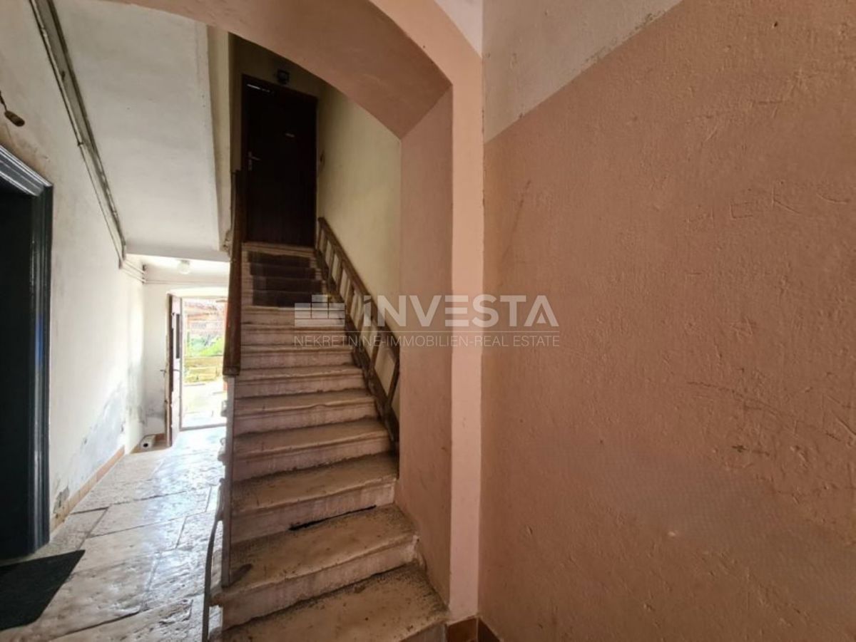 Centro di Pola, grande appartamento di 119 m² vicino all'Arena