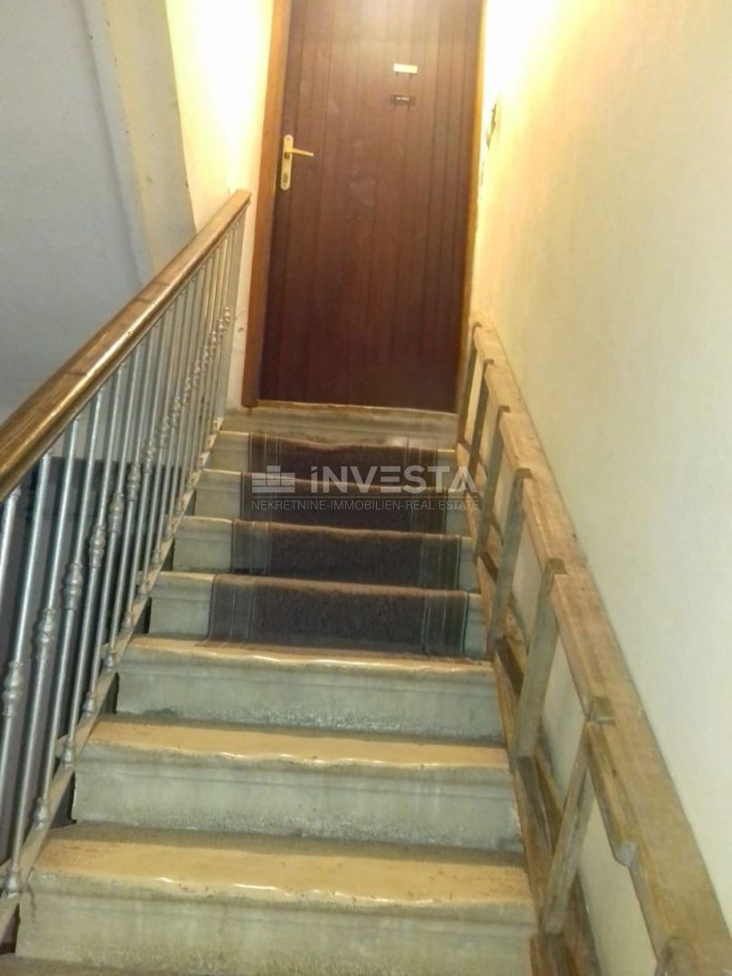 Centro di Pola, grande appartamento di 119 m² vicino all'Arena