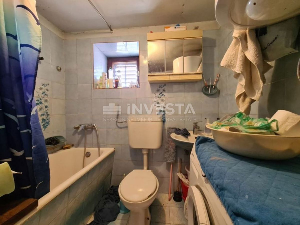 Centro di Pola, grande appartamento di 119 m² vicino all'Arena