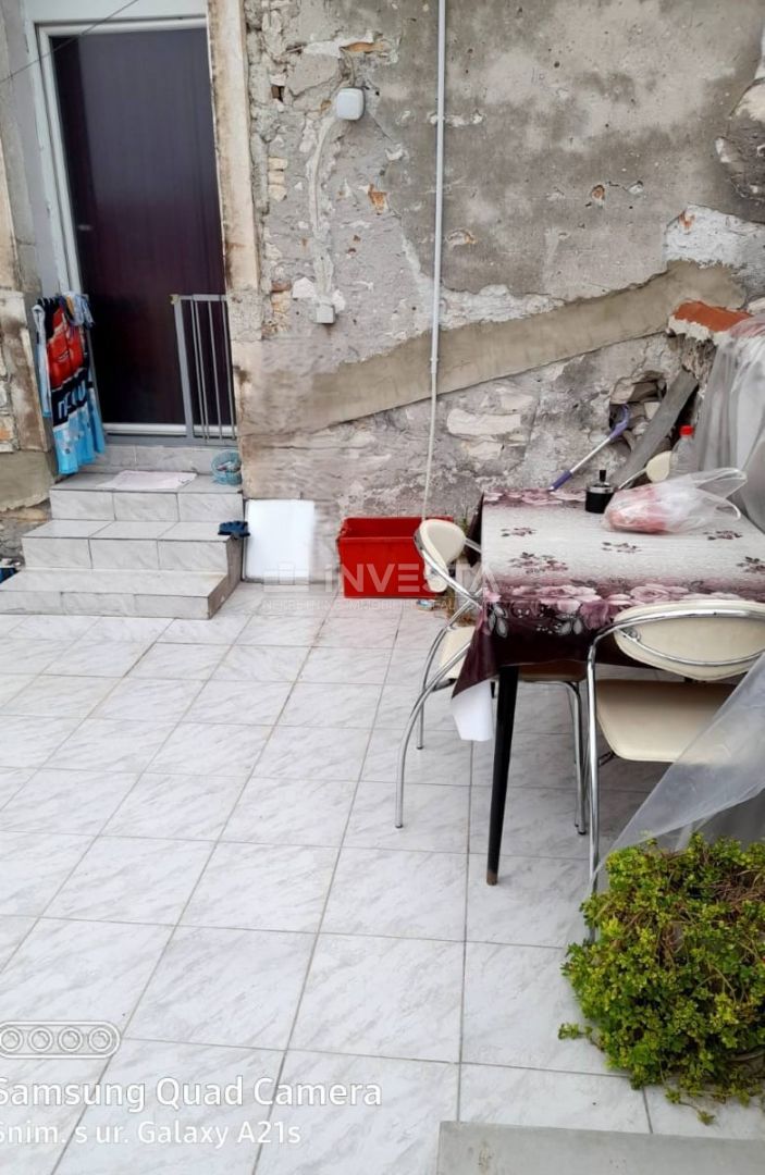 Centro di Pola, grande appartamento di 119 m² vicino all'Arena