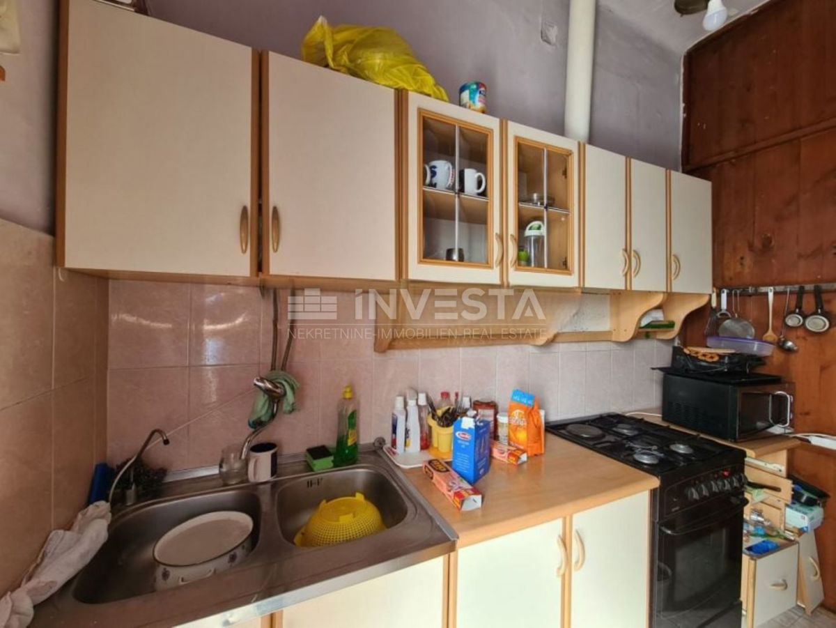 Centro di Pola, grande appartamento di 119 m² vicino all'Arena