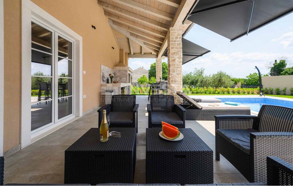Splendida villa in stile mediterraneo vicino a Rovigno