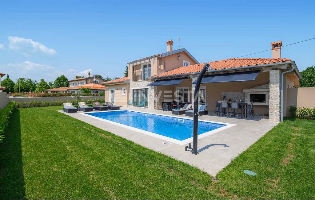 Splendida villa in stile mediterraneo vicino a Rovigno