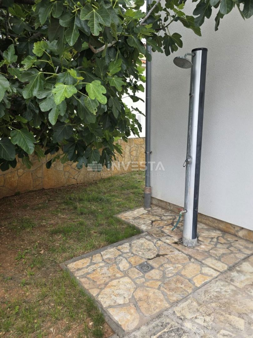 Ottima posizione! Casa arredata a pochi passi dal mare a Medulin