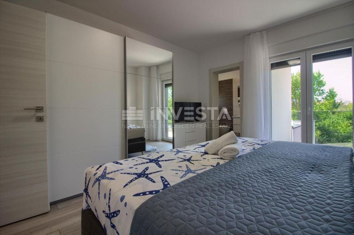 Ližnjan, Casa di moderna costruzione con 3 piani interrati