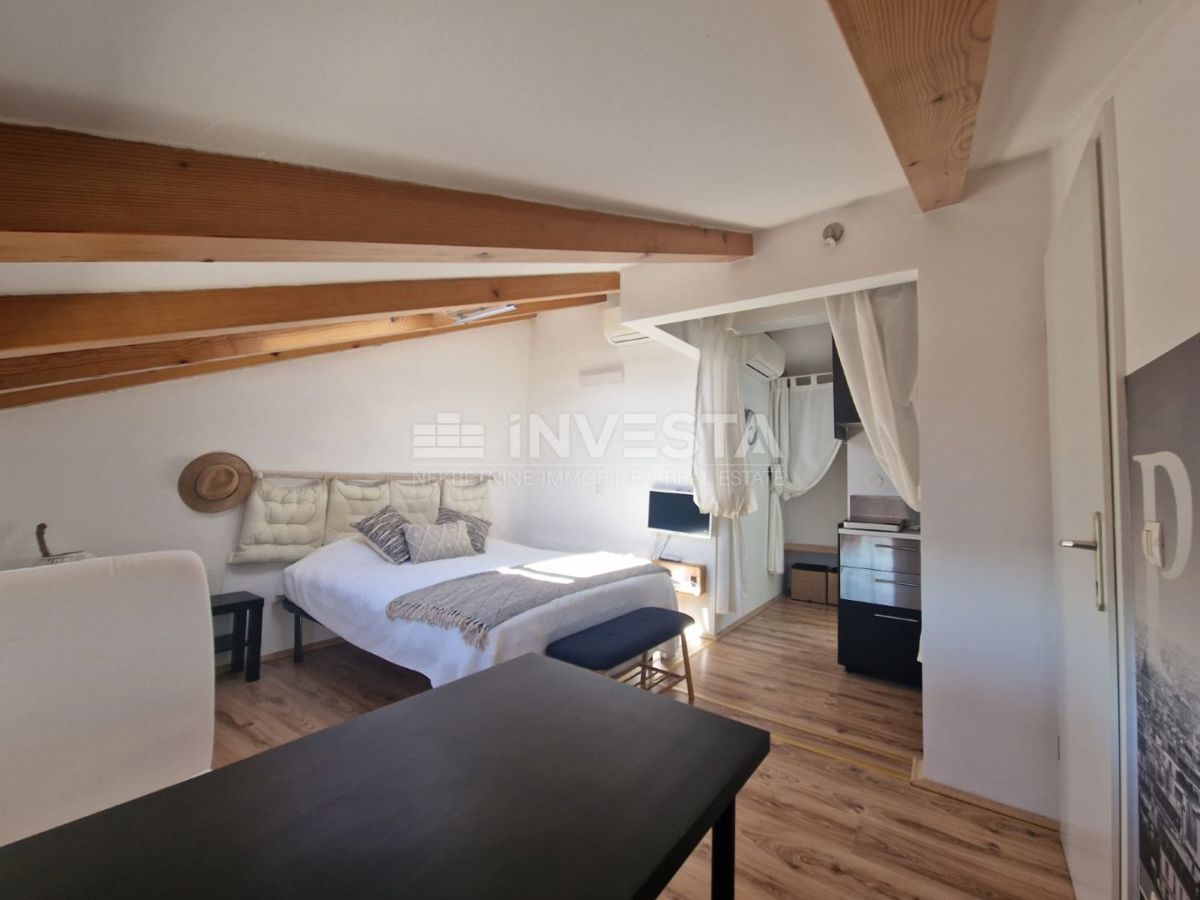 Rovigno, appartamento su due piani, 2 monolocali completamente attrezzati