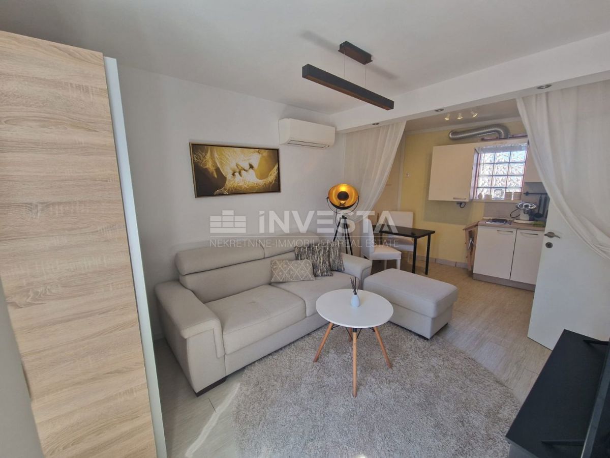 Rovigno, appartamento su due piani, 2 monolocali completamente attrezzati