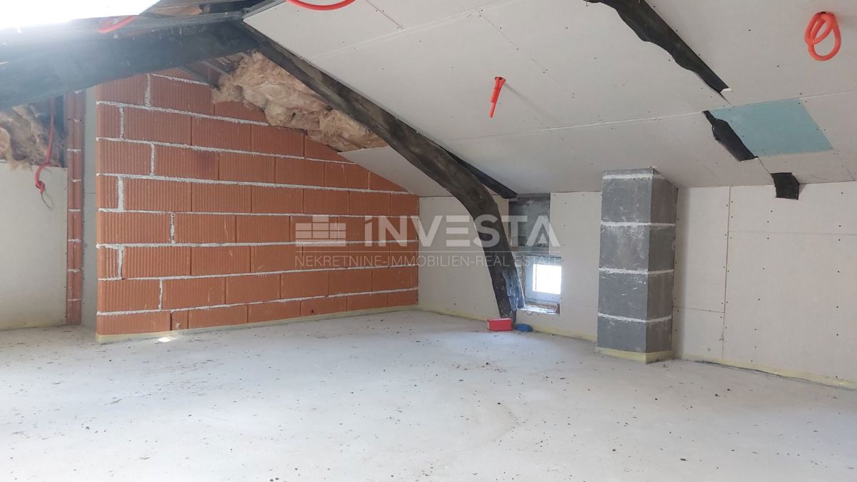 Višnjan, Casa in pietra – ristrutturazione iniziata