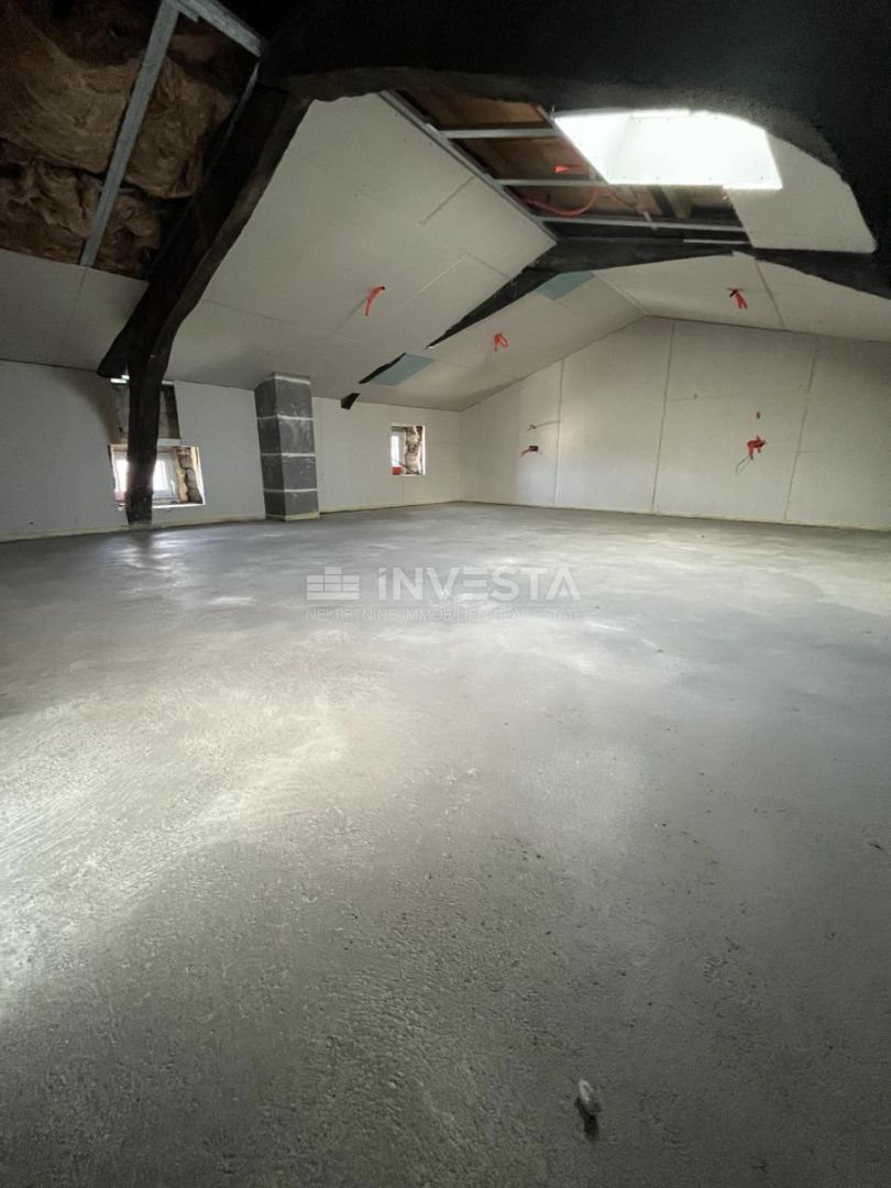 Višnjan, Casa in pietra – ristrutturazione iniziata