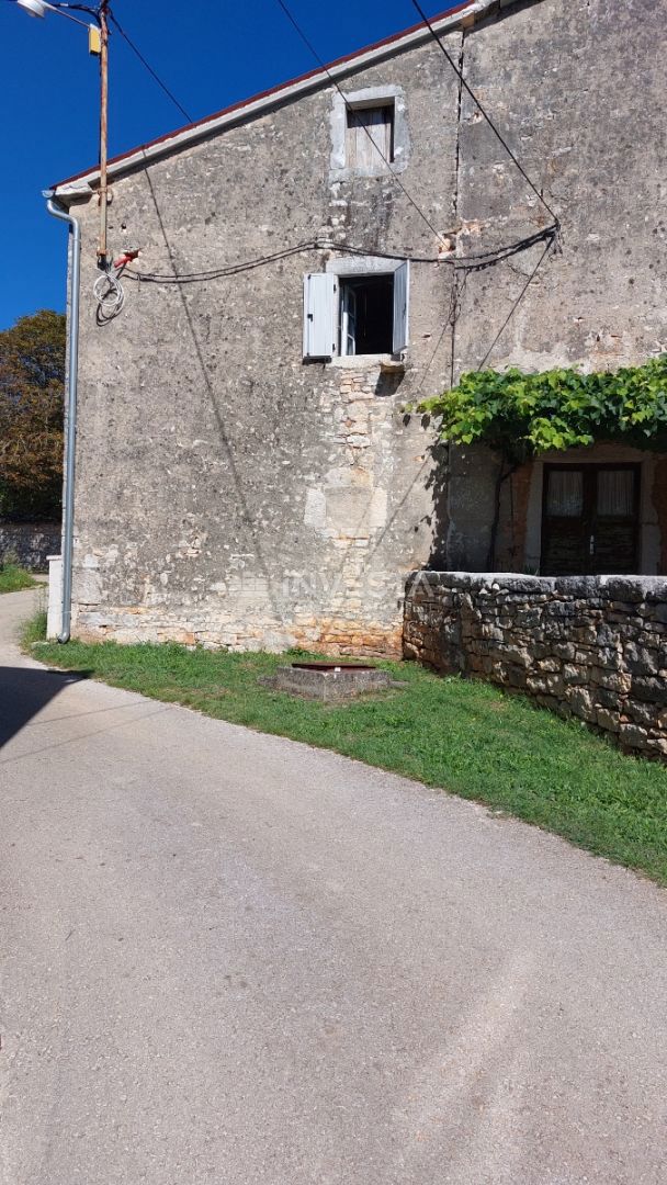 Višnjan, Casa in pietra – ristrutturazione iniziata