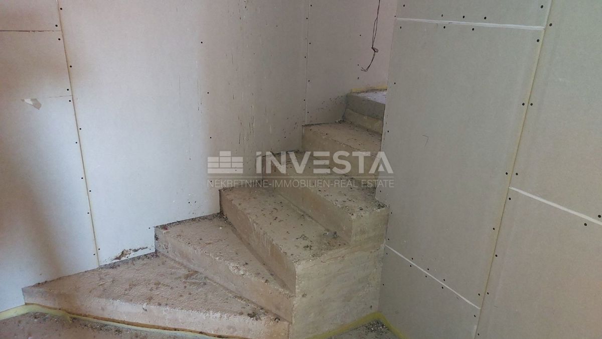 Višnjan, Casa in pietra – ristrutturazione iniziata