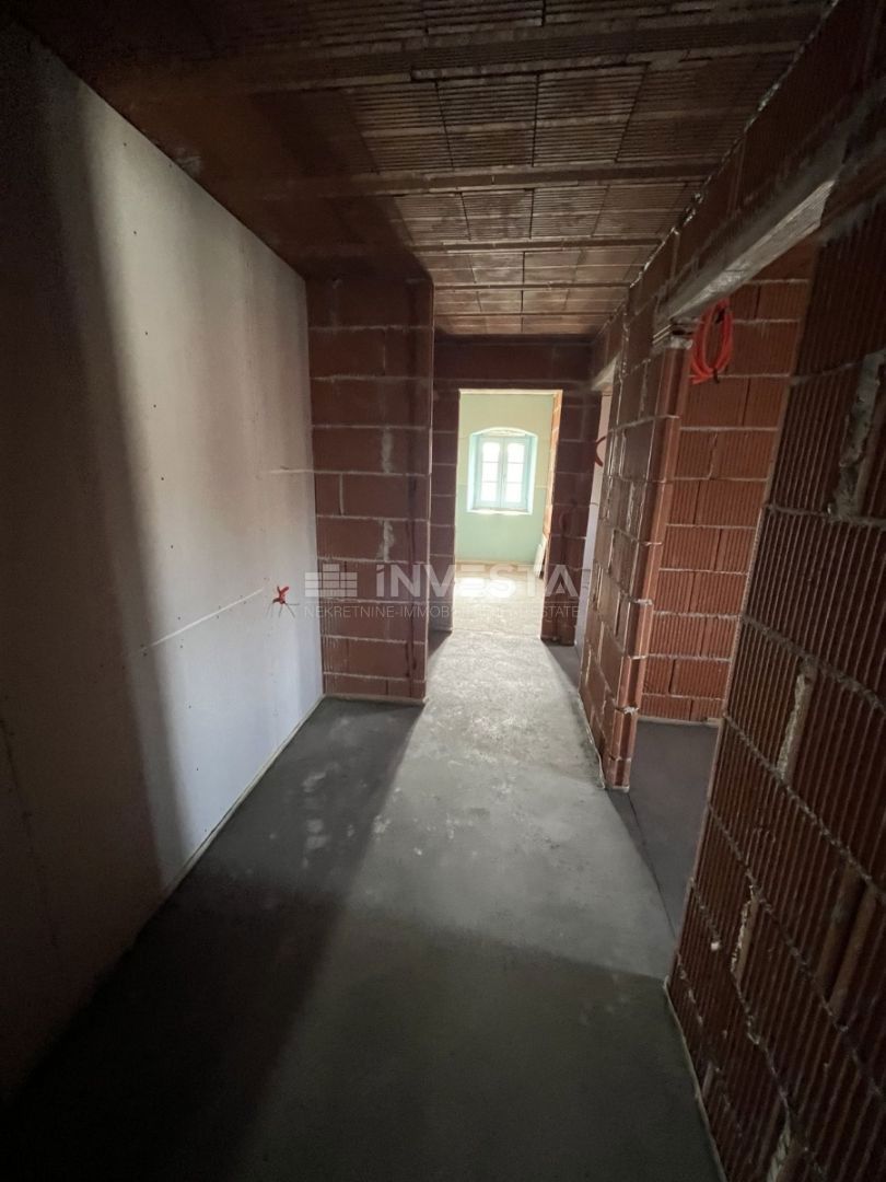 Višnjan, Casa in pietra – ristrutturazione iniziata